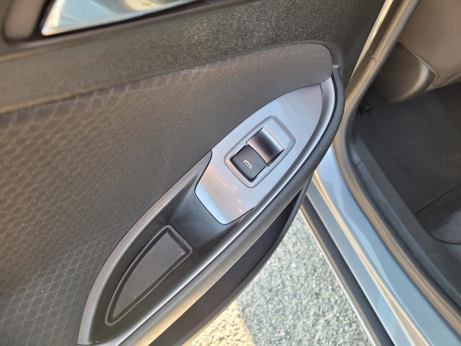 Used 2023 Chevrolet Malibu LT FWD image 15