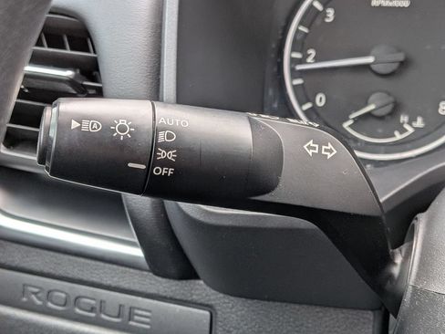 Certified 2023 Nissan Rogue S FWD image 18