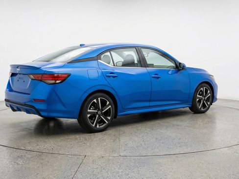 Used 2025 Nissan Sentra SV FWD image 9