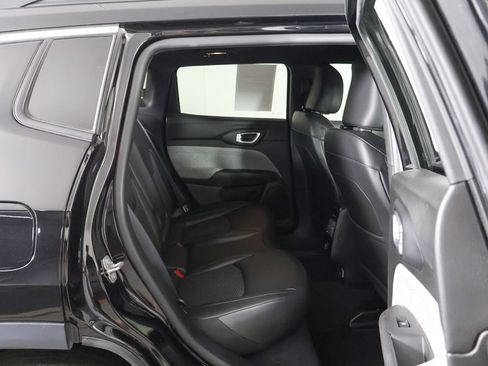 Used 2025 Jeep Compass Latitude AWD/4WD image 31