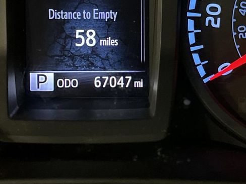 Used 2022 Toyota Tacoma SR image 6