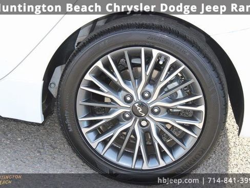 Used 2024 Kia Forte GT-Line image 8