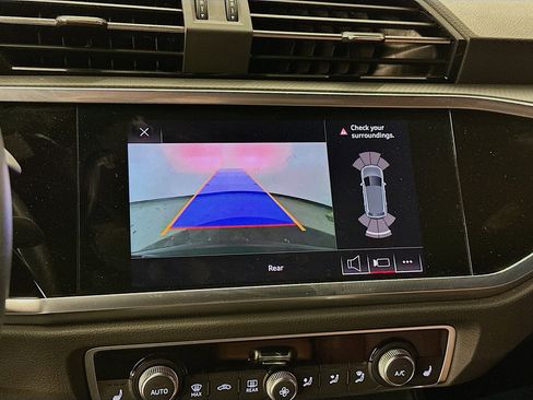 Used 2021 Audi Q3 2.0T Premium w/ Convenience Package image 22