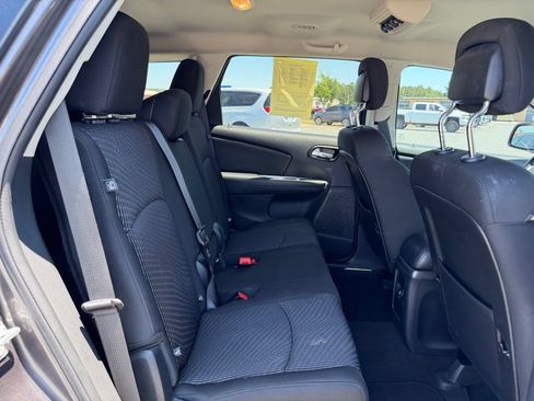 Used 2020 Dodge Journey SE w/ SE Popular Equipment Group FWD image 33