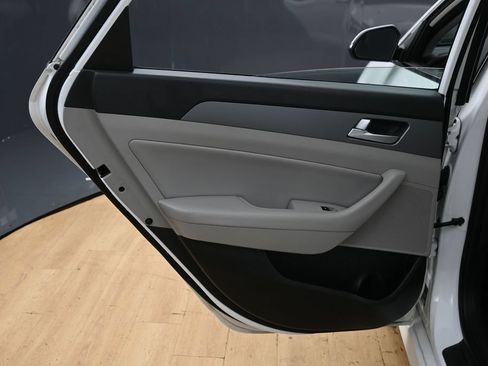 Used 2018 Hyundai Sonata SE FWD image 29