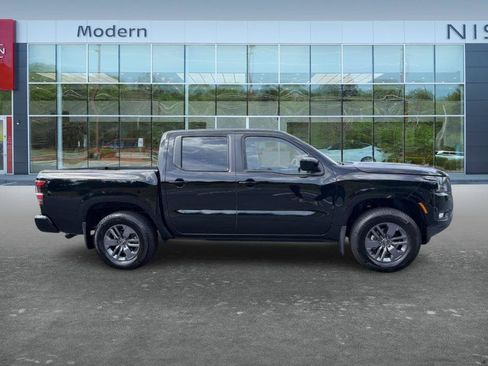 Certified 2025 Nissan Frontier SV w/ SV Convenience Package AWD/4WD image 4