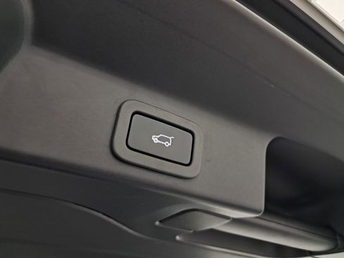 Used 2021 Jaguar F-PACE S image 43