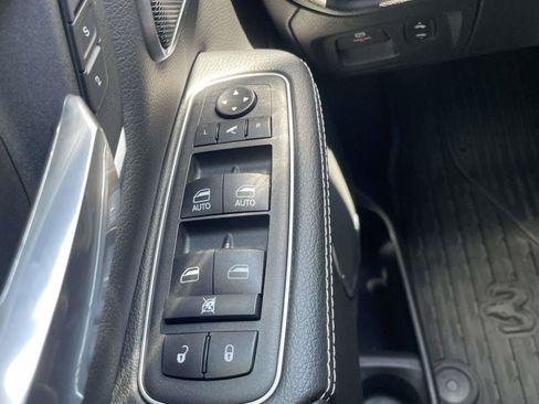 Used 2023 RAM 1500 Laramie AWD/4WD image 23