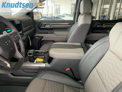 New 2026 Chevrolet Silverado 1500 ZR2 AWD/4WD image 18