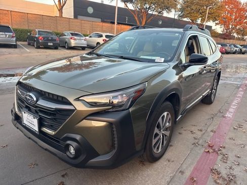 Certified 2025 Subaru Outback Premium image 3