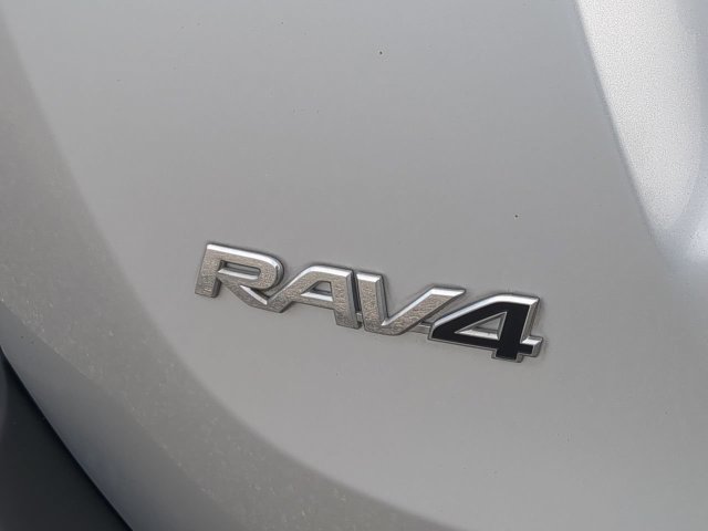 Used 2014 Toyota RAV4 LE FWD image 13
