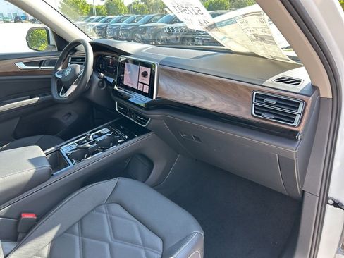 New 2026 Volkswagen Atlas SE image 44