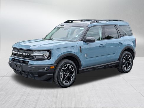 Used 2023 Ford Bronco Sport Outer Banks w/ Tech Package AWD/4WD image 3