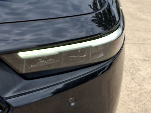 Used 2024 Honda Accord Touring image 9