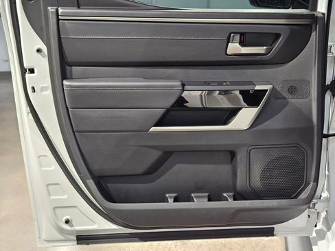 Used 2025 Toyota Tundra Limited image 35