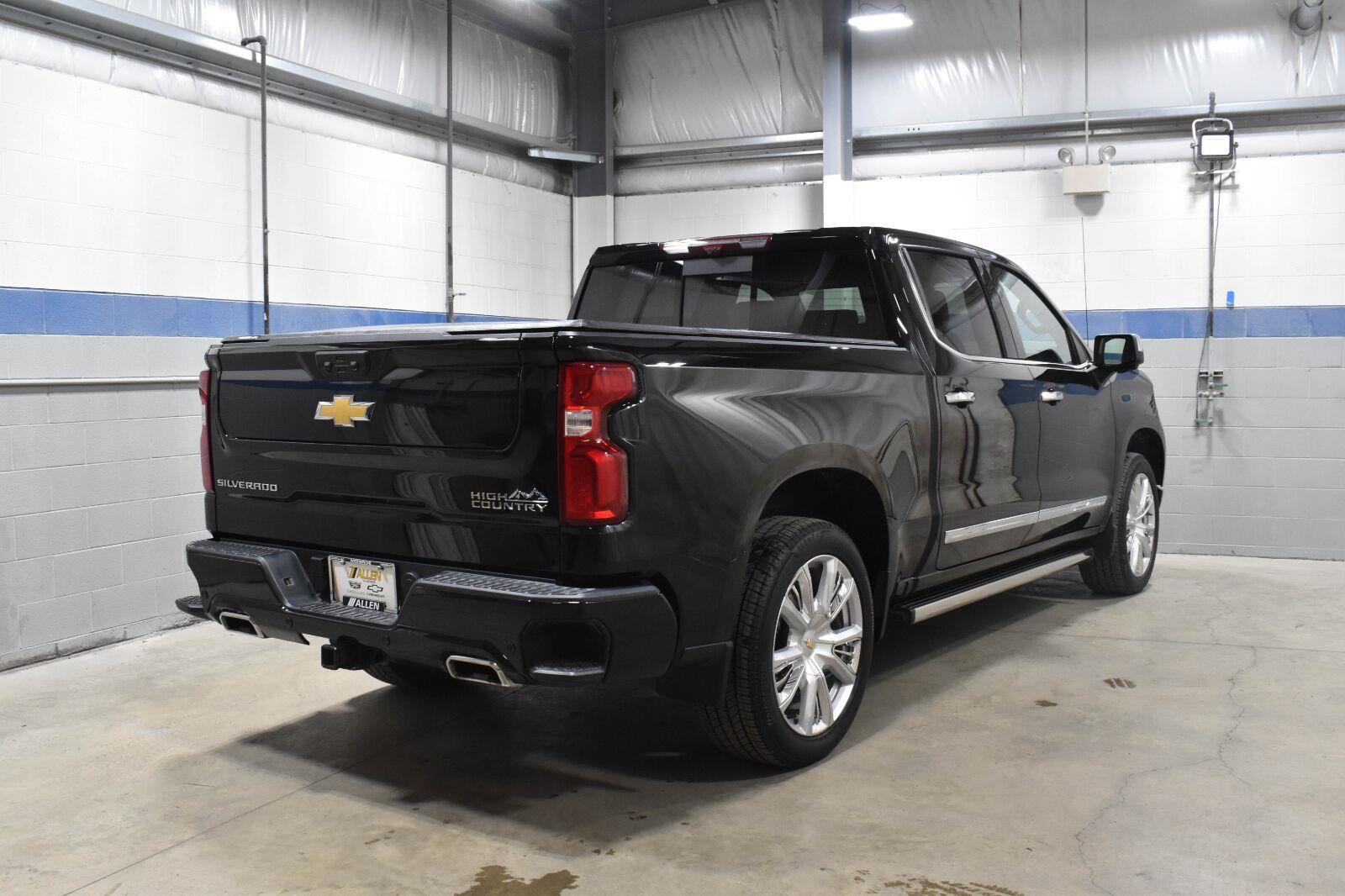 Used 2026 Chevrolet Silverado 1500 High Country w/ Technology Package AWD/4WD image 24