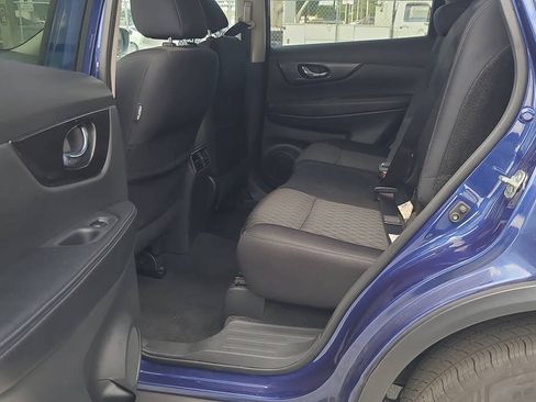Used 2018 Nissan Rogue SV AWD/4WD image 7