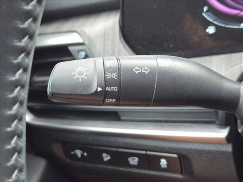 Used 2024 Kia Telluride EX w/ EX Captain's Chair Package FWD image 6