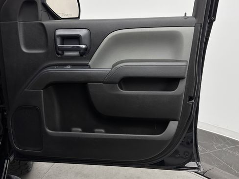 Used 2019 Chevrolet Silverado 1500 Custom w/ Custom Convenience Package RWD image 28