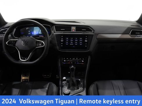 Used 2024 Volkswagen Tiguan SE R-Line image 8