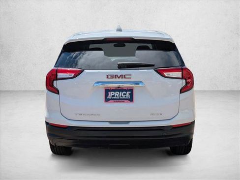 Used 2024 GMC Terrain SLE image 7