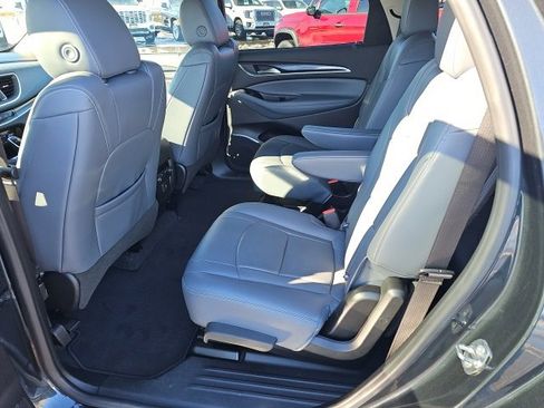 Used 2019 Buick Enclave Essence image 10