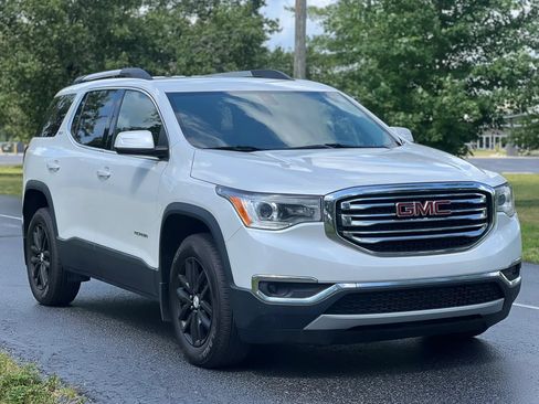 Used 2019 GMC Acadia SLT w/ LPO, Floor Liner Package AWD/4WD image 3