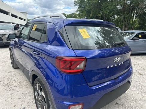 Used 2024 Hyundai Venue SEL image 29