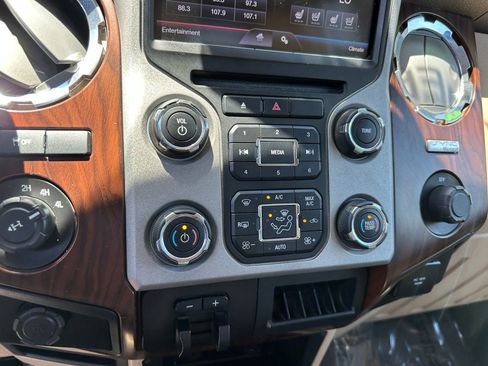 Used 2013 Ford F350 Lariat w/ Lariat Interior Pkg AWD/4WD image 18