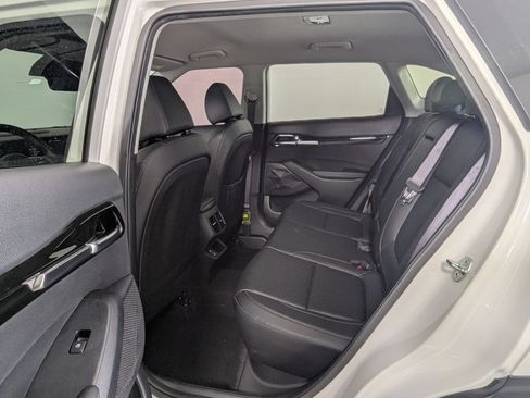 Used 2024 Kia Seltos EX FWD image 23