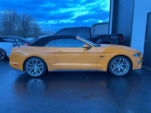 Used 2018 Ford Mustang GT Premium w/ Equipment Group 401A image 4