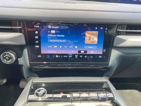 Used 2025 Lincoln Navigator Reserve AWD/4WD image 13