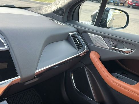 Used 2024 Jaguar I-PACE R-Dynamic HSE image 17