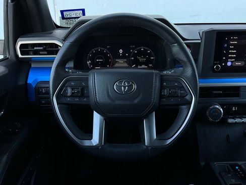 Used 2025 Toyota Tacoma TRD Off-Road image 32