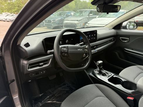 Used 2025 Kia K4 FWD image 32