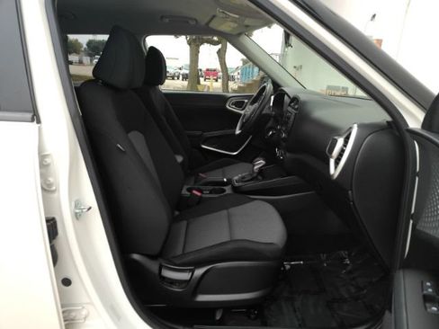 Used 2023 Kia Soul LX w/ Option Group 015 image 19