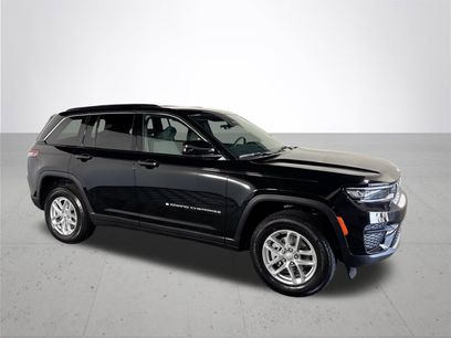 New 2026 Jeep Grand Cherokee Laredo w/ Trailer Tow Package
