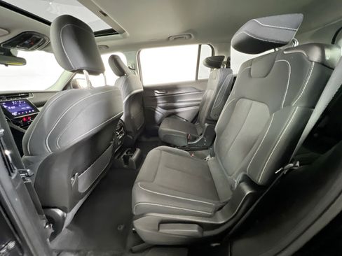 Used 2023 Jeep Grand Cherokee L Laredo w/ Luxury Tech Group I image 24