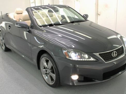 Used 2011 Lexus IS 250C image 12