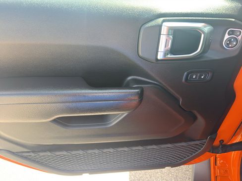 Used 2025 Jeep Wrangler Unlimited Sport AWD/4WD image 12