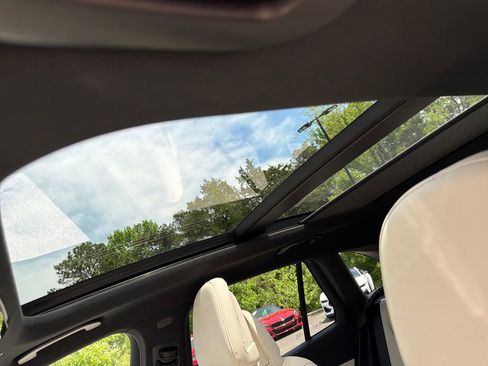 Used 2026 Mercedes-Benz GLC 300 image 12