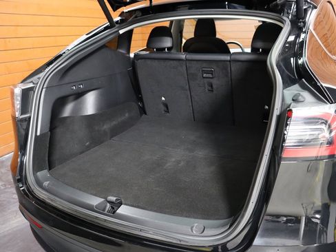 Used 2023 Tesla Model Y Long Range image 15