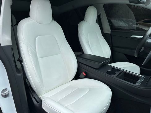 Used 2022 Tesla Model Y Performance image 36