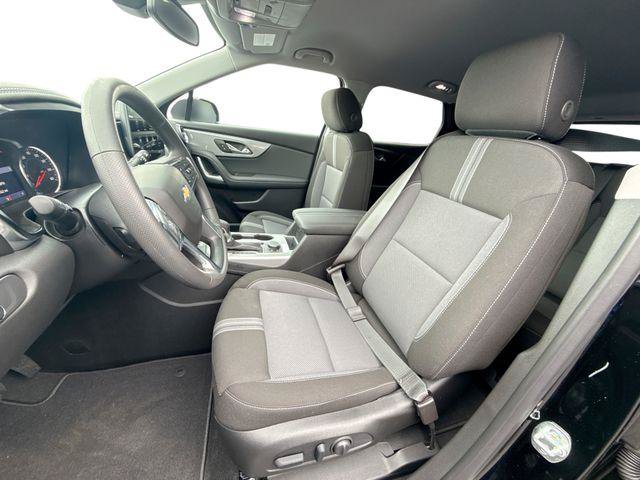 New 2026 Chevrolet Blazer LT w/ LPO, Black Sport Package FWD image 13