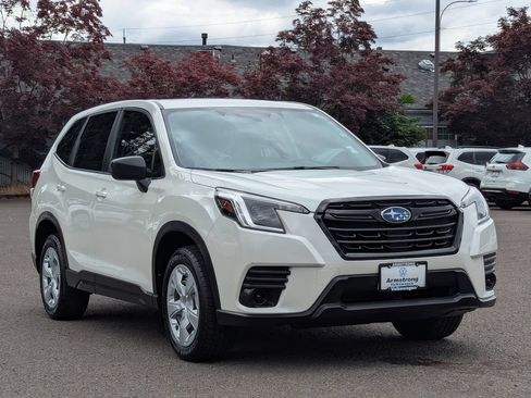Used 2022 Subaru Forester AWD/4WD image 7