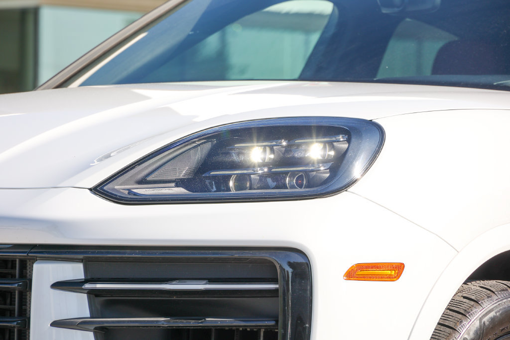 Certified 2026 Porsche Cayenne Coupe AWD/4WD image 8