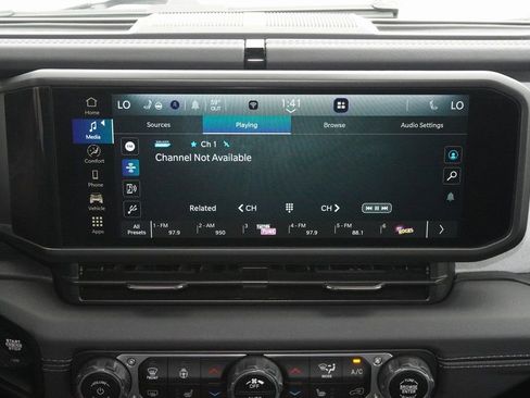 Used 2024 Jeep Wrangler Sahara image 12