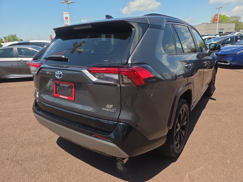 Certified 2022 Toyota RAV4 SE w/ Convenience Package AWD/4WD image 3