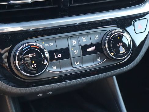 Used 2026 Buick Envista Sport Touring w/ Convenience I Package FWD image 25