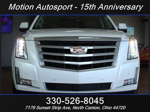 Used 2017 Cadillac Escalade Premium Luxury AWD/4WD image 43
